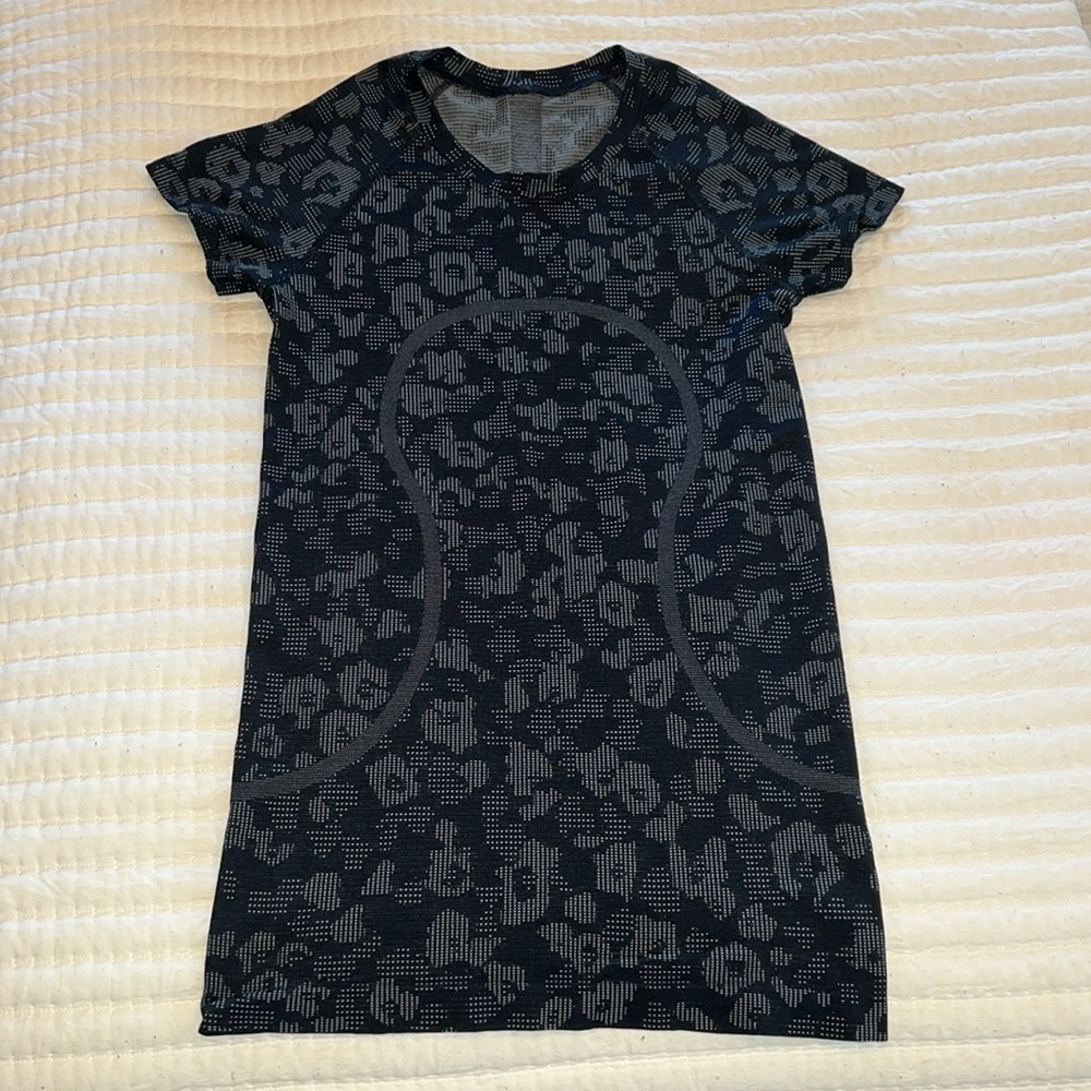 lululemon swiftly tech dappled floral true navy 🤍💙